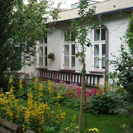 Hofidyll - Warnemuende Rostock