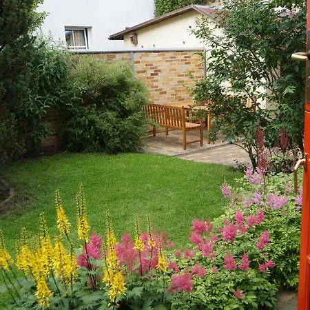 Hofidyll - Warnemuende * Rostock