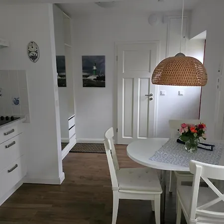 Hofidyll - Warnemuende *