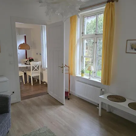 Hofidyll - Warnemuende Apartment